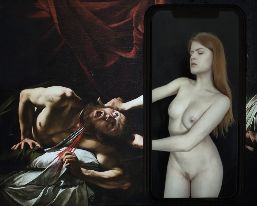 “History of art” ha per me un valore intrinseco di carattere divulgativo per l’apporto culturale delle opere d’arte proposte in chiave moderna, a tratti ammiccante, pertanto fruibile da un pubblico più eterogeneo. Attraverso la dinamicità degli step di realizzazione, appare inoltre come una vera e propria “performance” artistica multidisciplinare che va oltre l’istante.