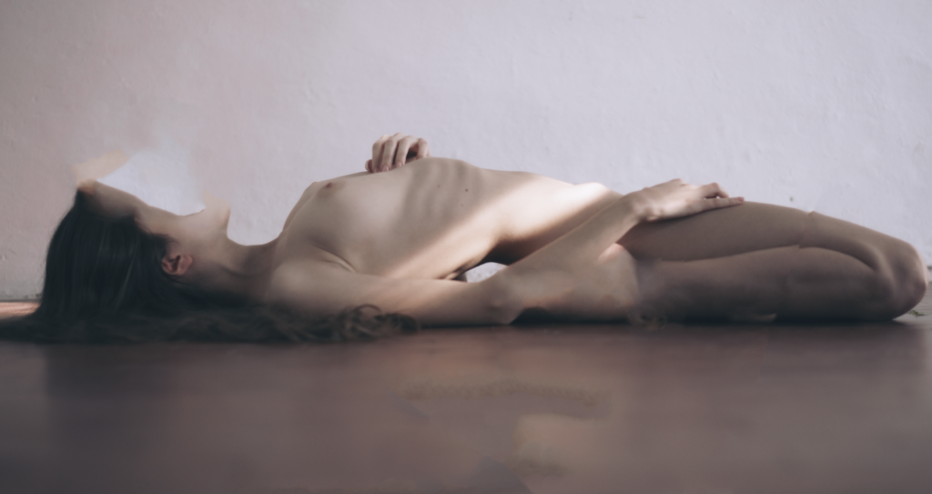 Questa foto è la Malinconia che ti può dare la consapevolezza che esiste un'esistenza talmente perfetta e lontana da essere irrimediabilmente sola. Di una solitudine che non è possibile percepire, immaginare o Comprendere.